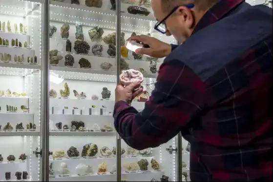 海第一批玄学在全世界薅羊毛？开元ky棋牌靠着情绪价值出(图3)